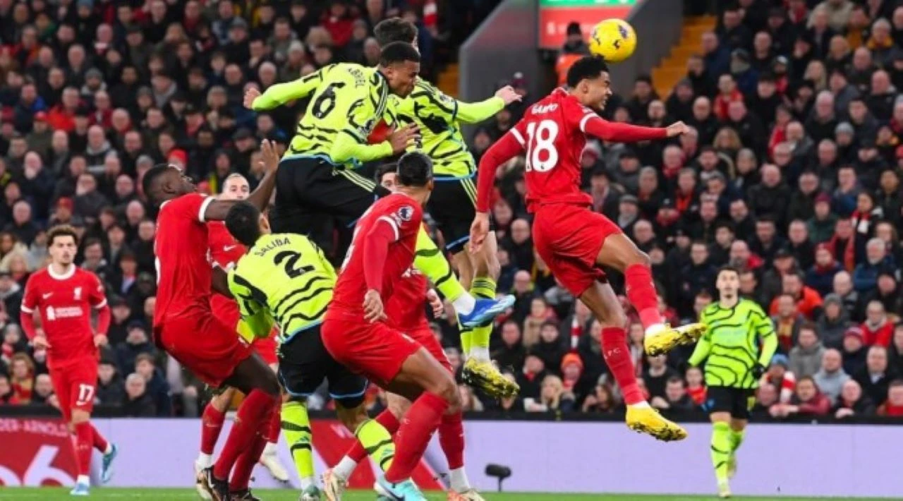 Domingo (7/1) - Arsenal pega o Liverpool em clássico